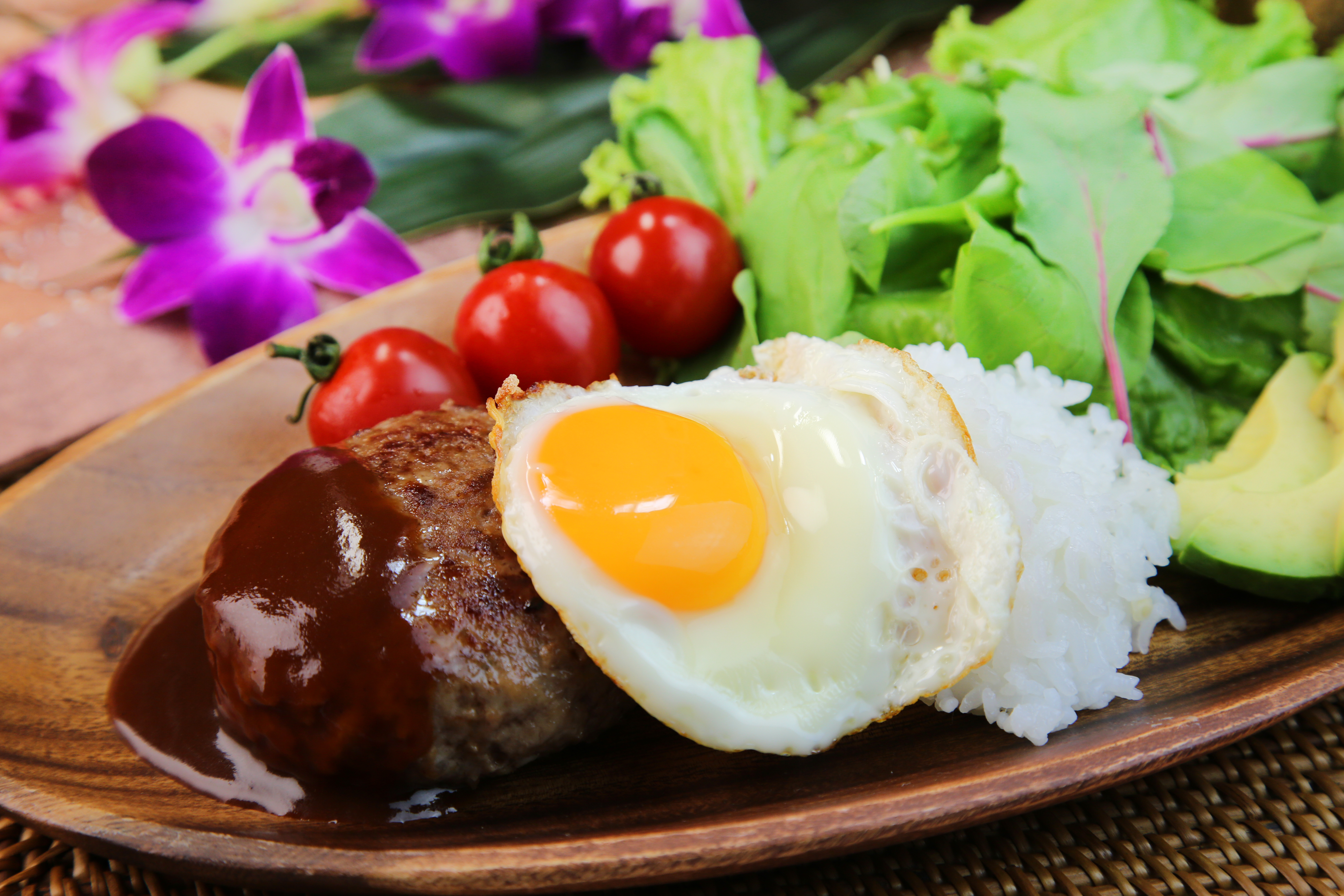 Hawaiian Loco Moco (Rice Bowl with Hamburger and Gravy)