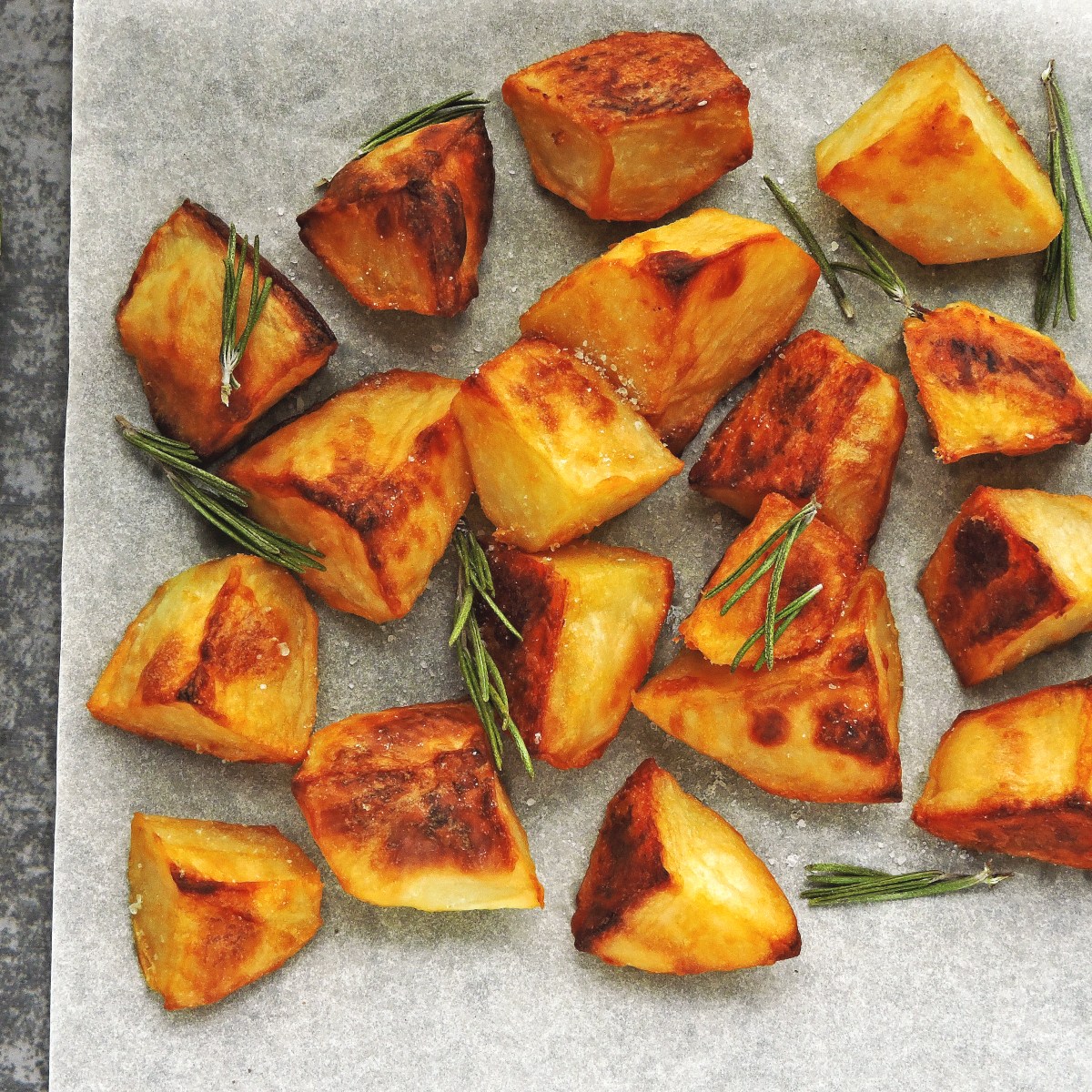British Crispy Roast Potatoes (Christmas Roasties) + Quick Pan&nbsp;Gravy